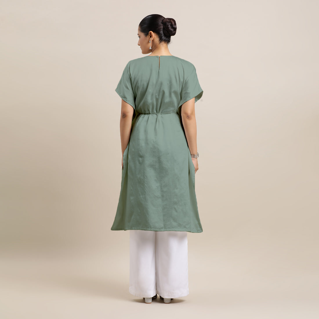 Siya x Rozaana Kurta, in Green Viscose, featuring elbow sleeves and v-neckline, made for daily & work (view 2).