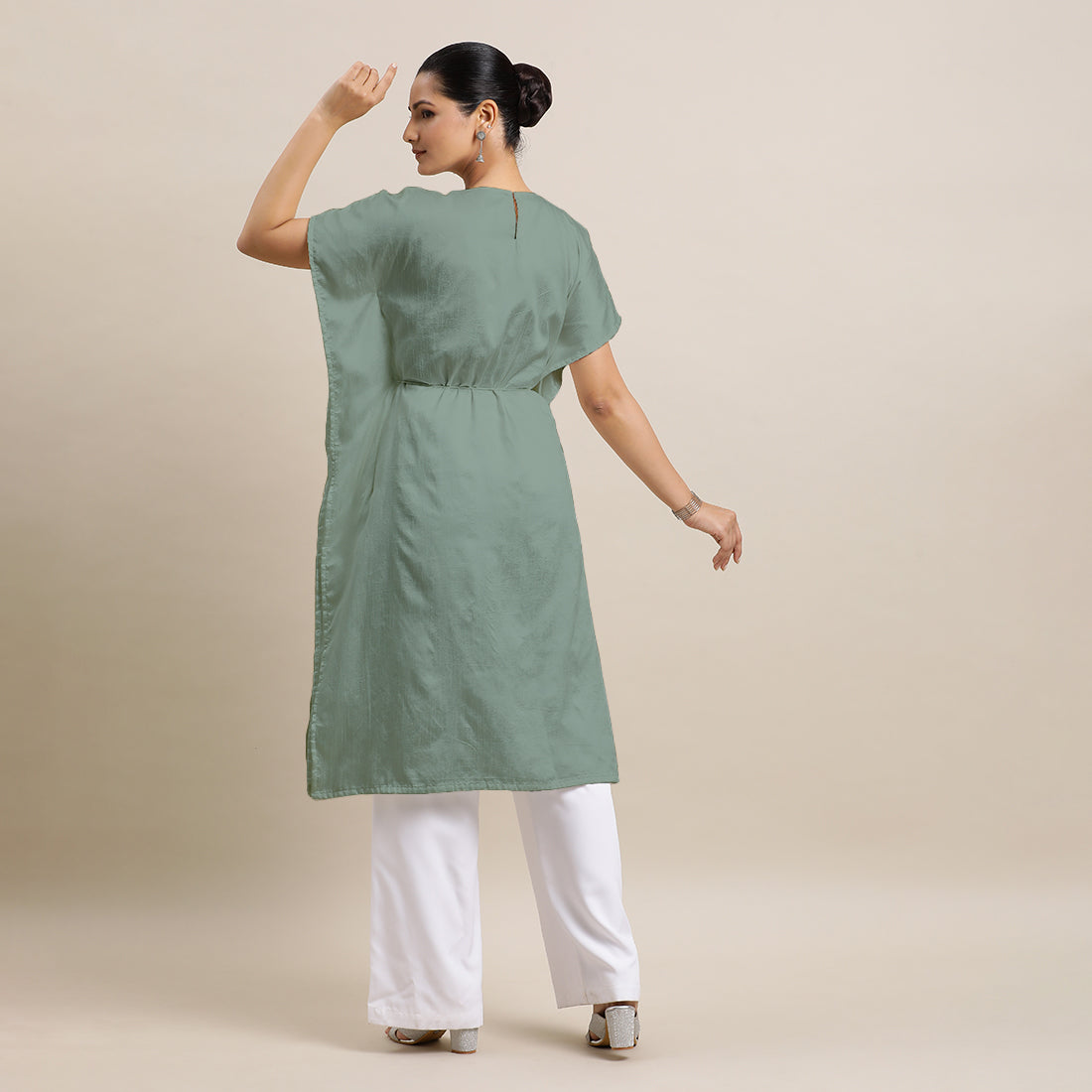 Siya x Rozaana Kurta, in Green Viscose, featuring elbow sleeves and v-neckline, made for daily & work (view 5).