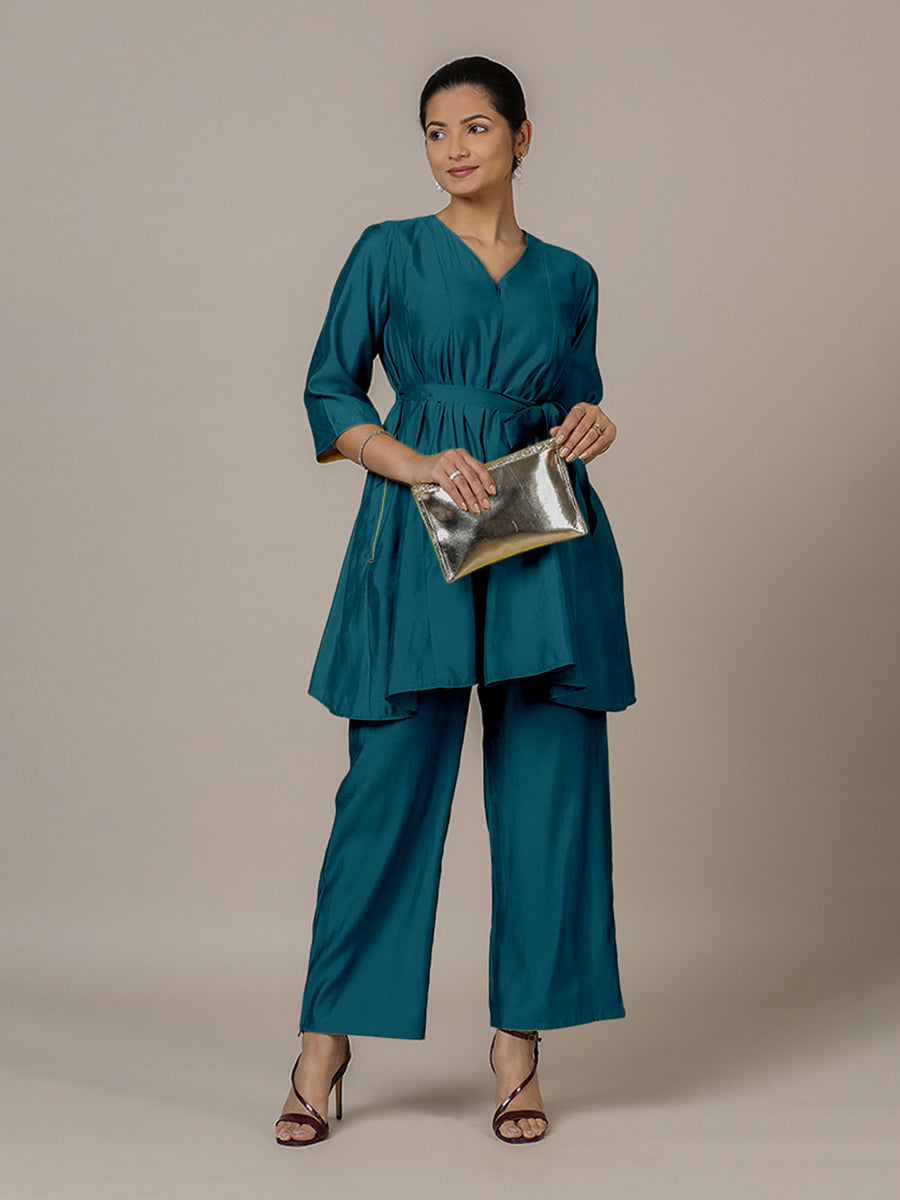 Tuhi x Rozaana Kurta, in Blue Viscose, featuring three quarter sleeves and v-neckline, made for daily & work (view 6).