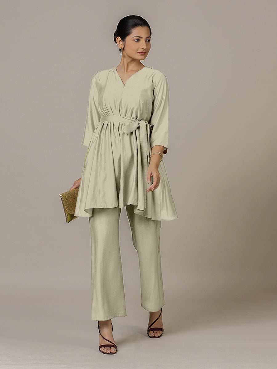 Tuhi x Rozaana Kurta, in Cream Viscose, featuring three quarter sleeves and v-neckline, made for daily & work (view 7).
