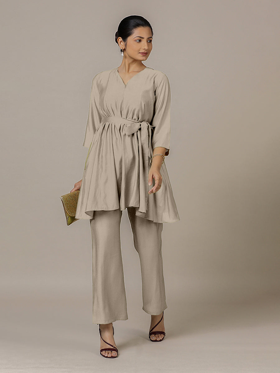 Tuhi x Rozaana Kurta, in Grey Viscose, featuring three quarter sleeves and v-neckline, made for daily & work (view 7).
