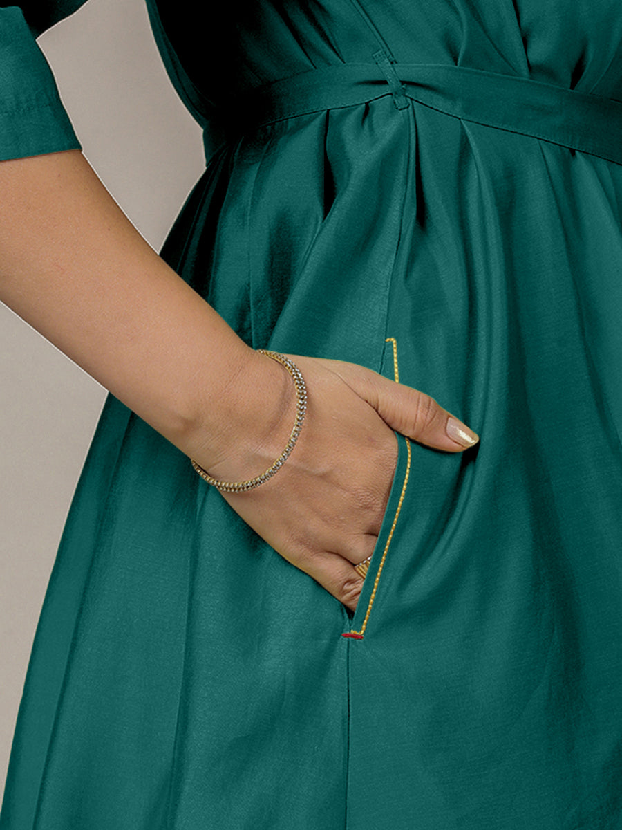Tuhi x Rozaana Kurta, in Green Viscose, featuring three quarter sleeves and v-neckline, made for daily & work (view 5).
