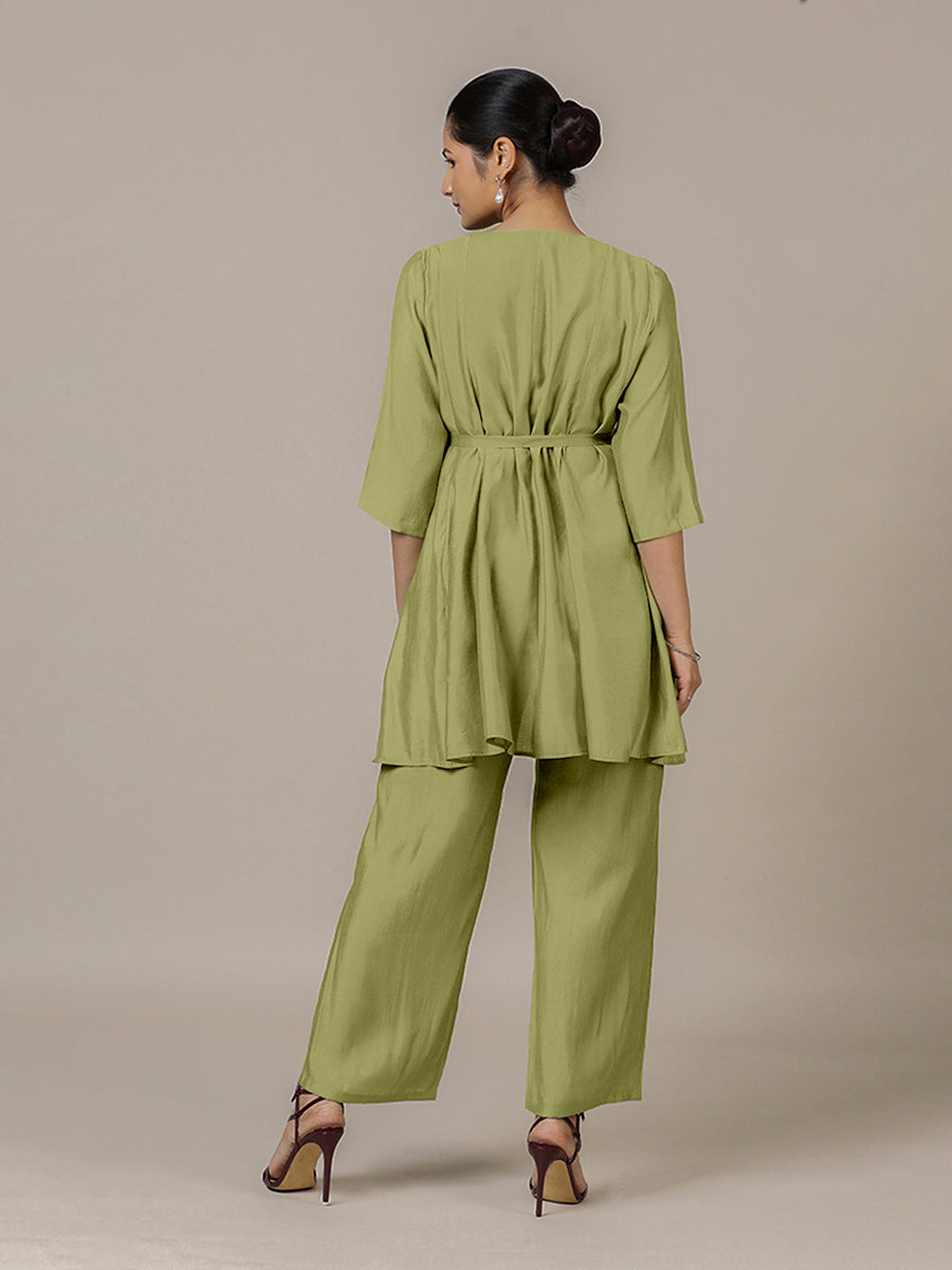 Tuhi x Rozaana Kurta, in Green Viscose, featuring three quarter sleeves and v-neckline, made for daily & work (view 2).