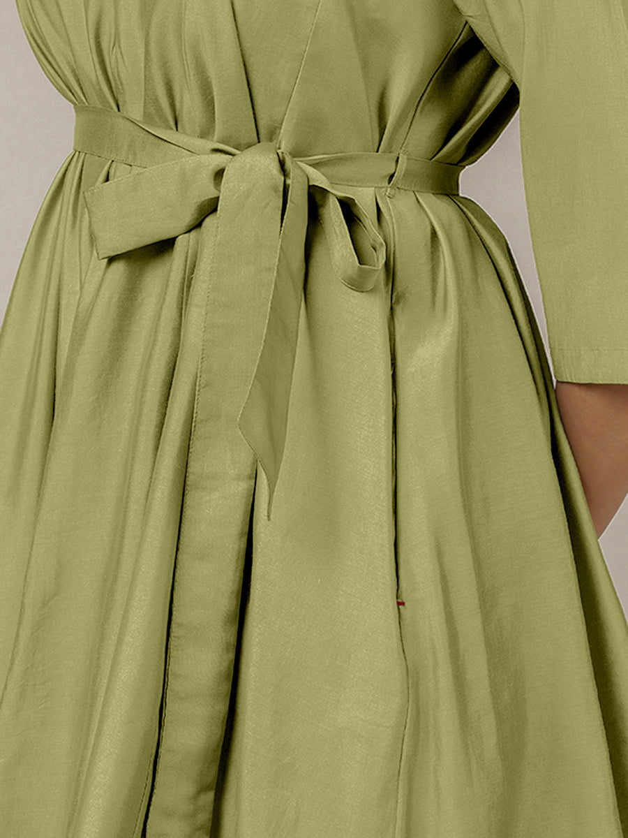 Tuhi x Rozaana Kurta, in Green Viscose, featuring three quarter sleeves and v-neckline, made for daily & work (view 4).
