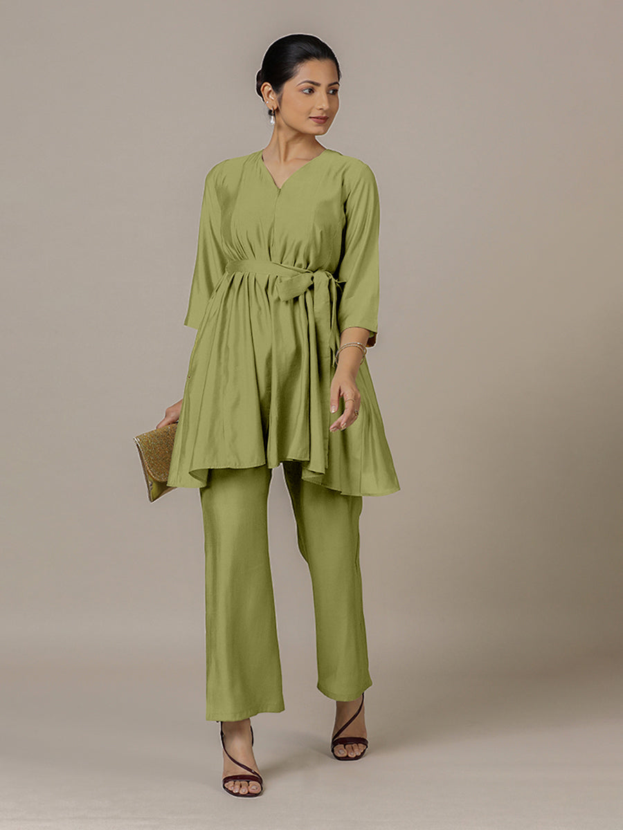 Tuhi x Rozaana Kurta, in Green Viscose, featuring three quarter sleeves and v-neckline, made for daily & work (view 7).