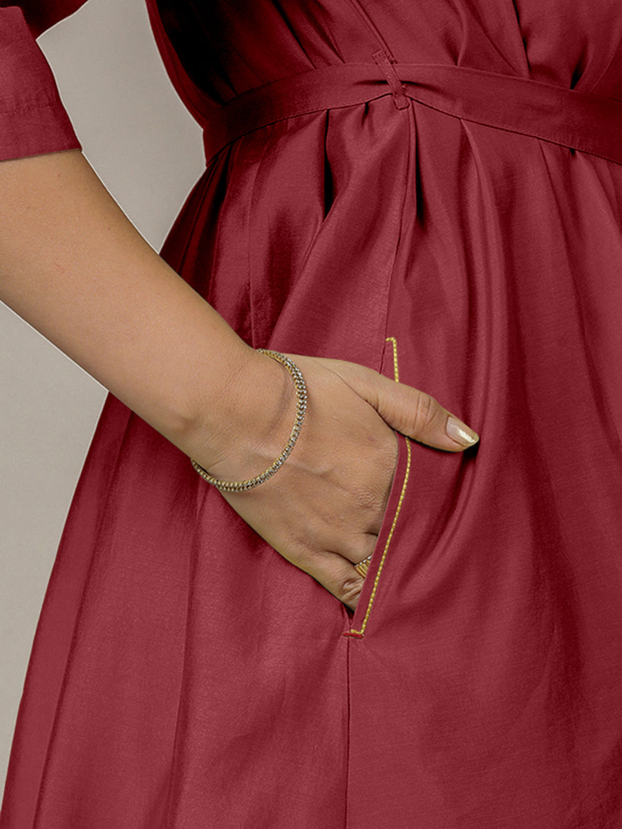Tuhi x Rozaana Kurta, in Red Viscose, featuring three quarter sleeves and v-neckline, made for daily & work (view 5).