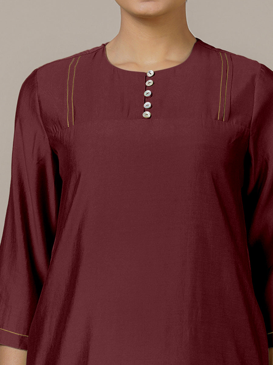Urvi x Rozaana Kurta, in Maroon Viscose, featuring three quarter sleeves and round neckline, made for daily & work (view 3).