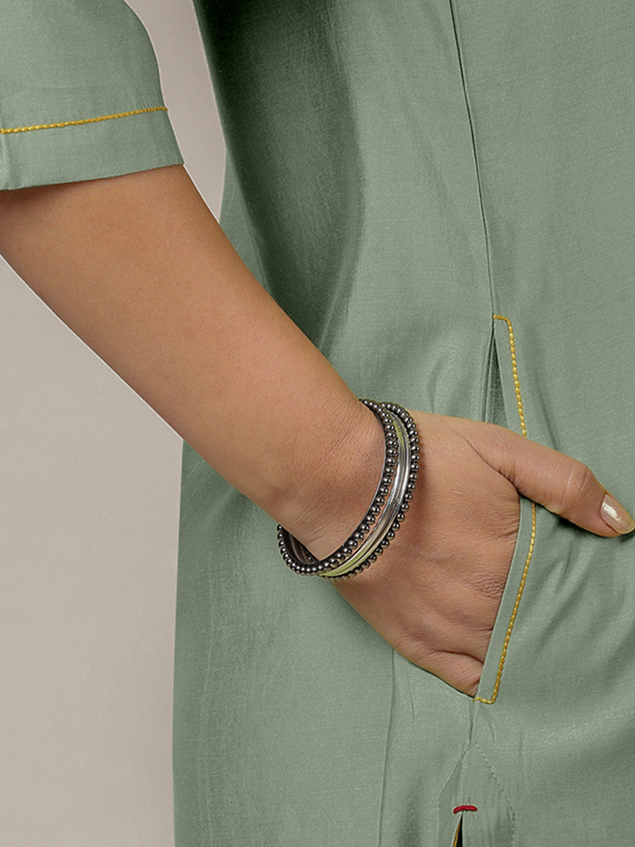 Urvi x Rozaana Kurta, in Green Viscose, featuring three quarter sleeves and round neckline, made for daily & work (view 4).