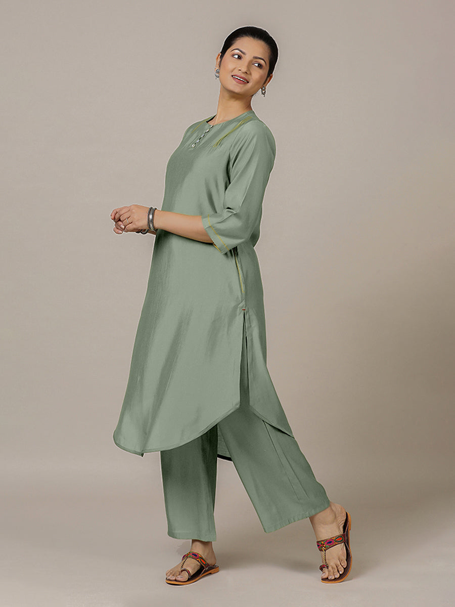 Urvi x Rozaana Kurta, in Green Viscose, featuring three quarter sleeves and round neckline, made for daily & work (view 6).