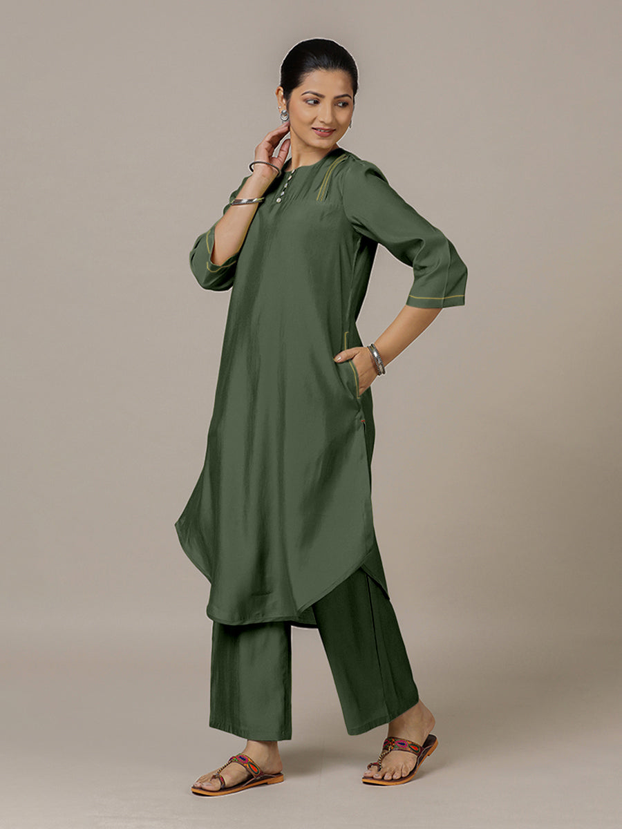 Urvi x Rozaana Kurta, in Green Viscose, featuring three quarter sleeves and round neckline, made for daily & work (view 6).