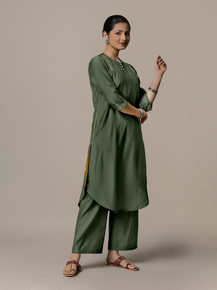 Urvi x Rozaana Kurta, in Green Viscose, featuring three quarter sleeves and round neckline, made for daily & work (view 7).