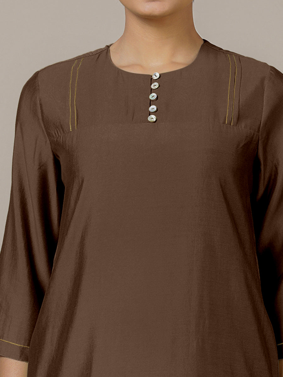 Urvi x Rozaana Kurta, in Brown Viscose, featuring three quarter sleeves and round neckline, made for daily & work (view 3).