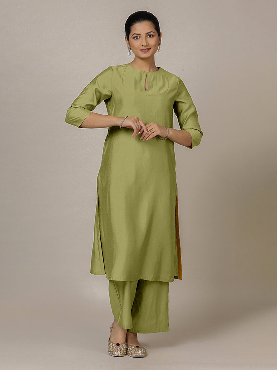Zoya x Rozaana Kurta, in Green Viscose, featuring three quarter sleeves and keyhole neckline, made for daily & work.