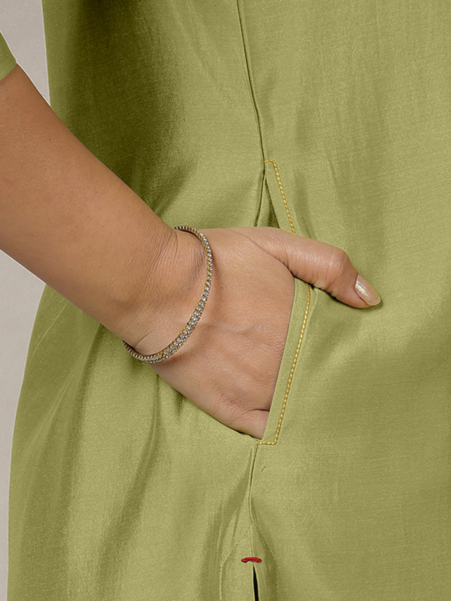 Zoya x Rozaana Kurta, in Green Viscose, featuring three quarter sleeves and keyhole neckline, made for daily & work (view 4).
