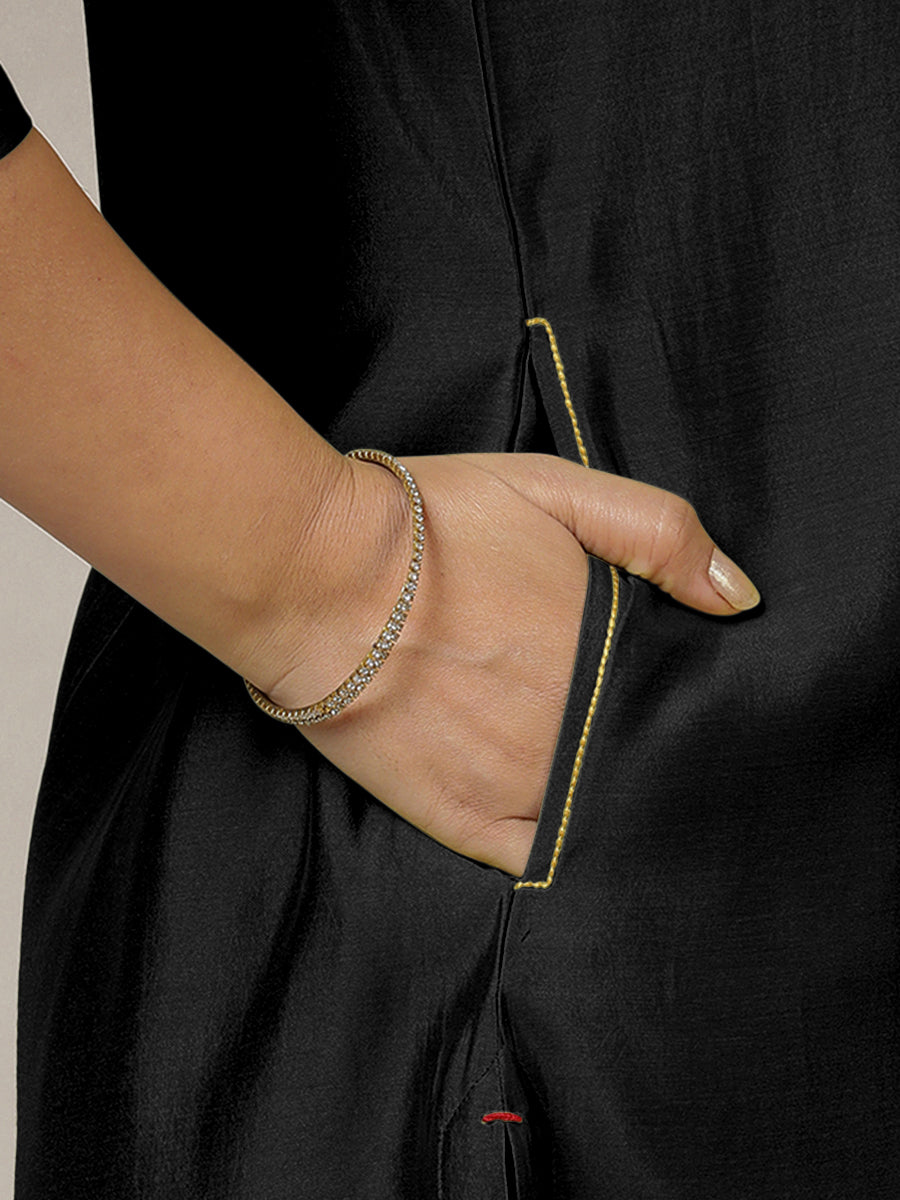 Zoya x Rozaana Kurta, in Black Viscose, featuring three quarter sleeves and keyhole neckline, made for daily & work (view 4).