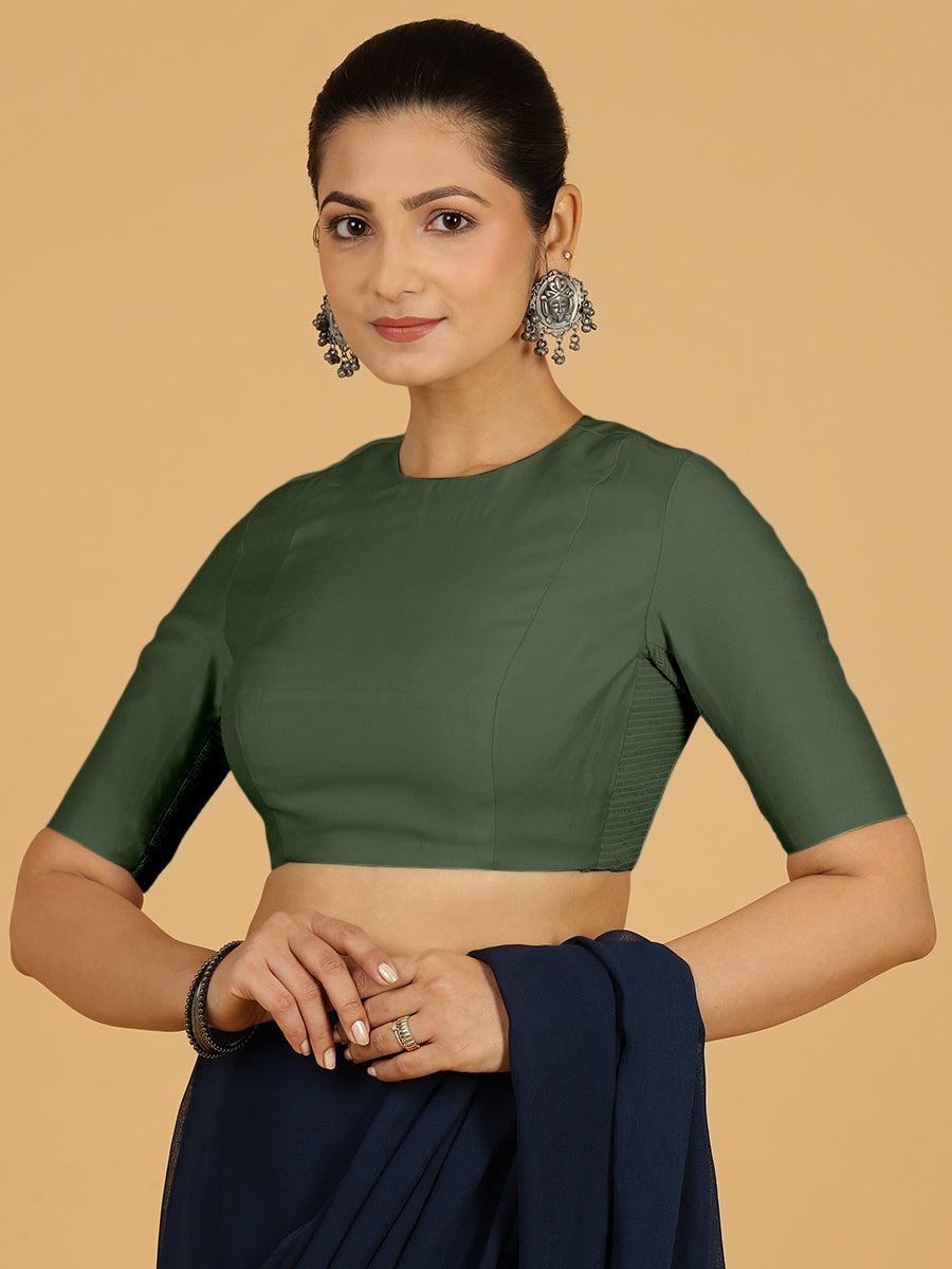 Amisha x Rozaana Saree Blouse, in Green Viscose, featuring elbow sleeves and jewel neckline, made for daily & work (view 7).
