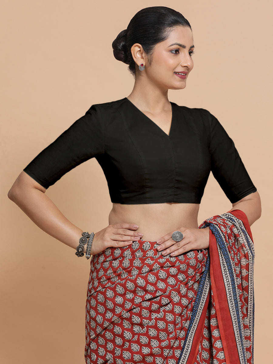 Garima x Rozaana Saree Blouse, in Black Cotton, featuring elbow sleeves and v-neckline, made for daily & work (view 7).