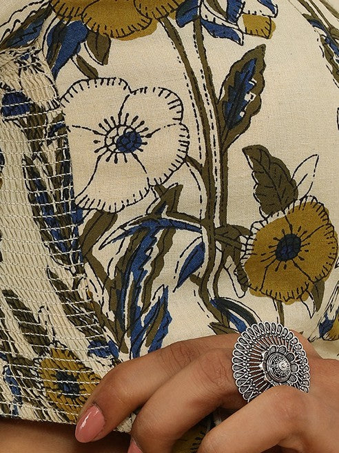 Prabha x Rozaana Saree Blouse, in Cream 100% Cotton - Block Printed, featuring elbow sleeves and v-neckline (view 3).