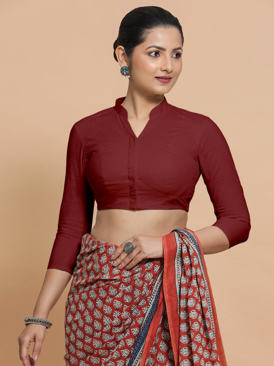Tripti x Rozaana Saree Blouse, in Red Linen, featuring three quarter sleeves and mandarin collar neckline (view 6).
