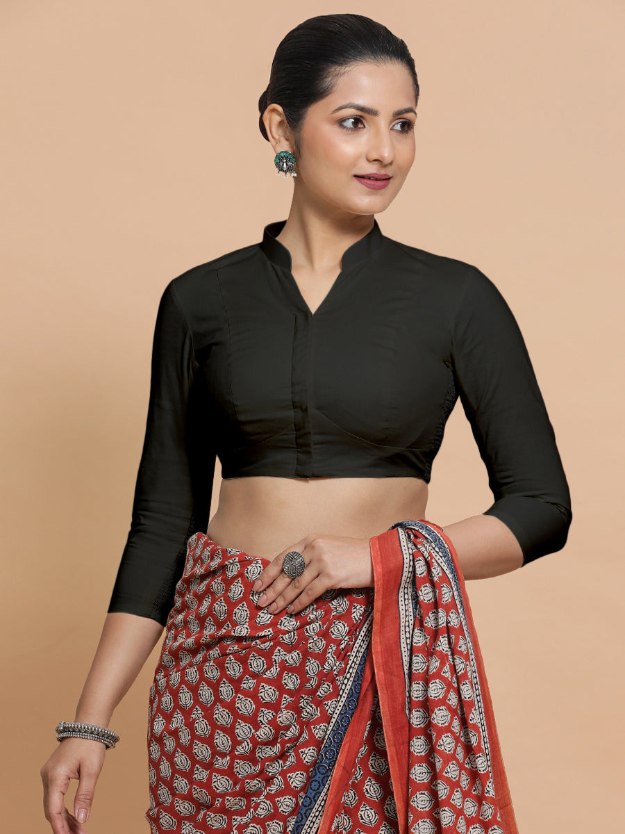 Tripti x Rozaana Saree Blouse, in Black Linen, featuring three quarter sleeves and mandarin collar neckline (view 6).
