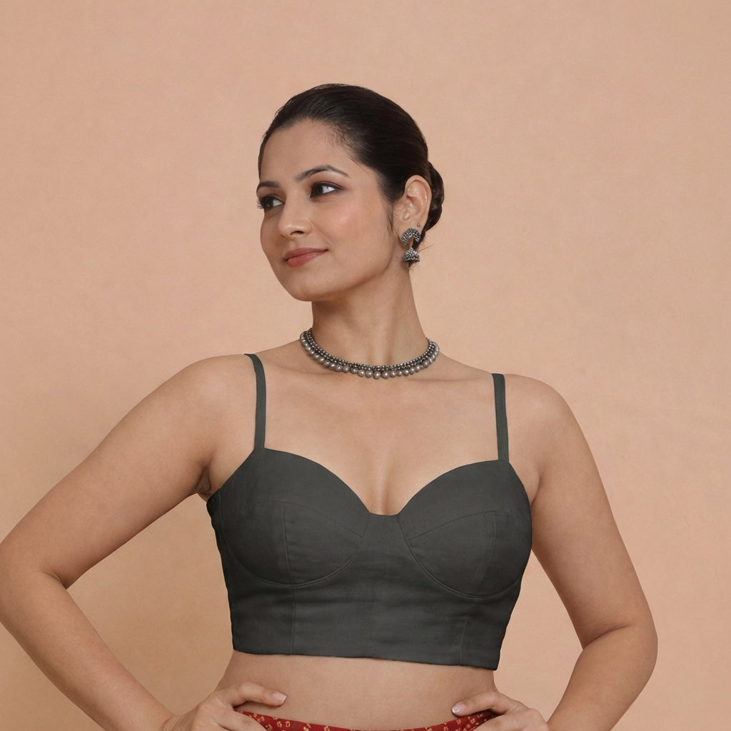 Vamika x Rozaana Saree Blouse, in Black 80% Viscose 20% Polyester, featuring sleeveless and sweetheart neckline.