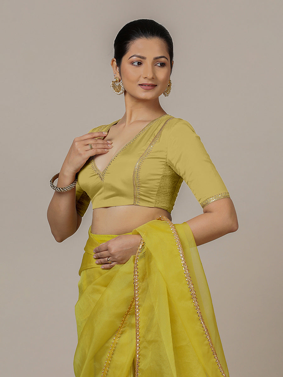 Women's Cotton Blend Lemon Yellow Printed Designer Saree With Blouse Piece