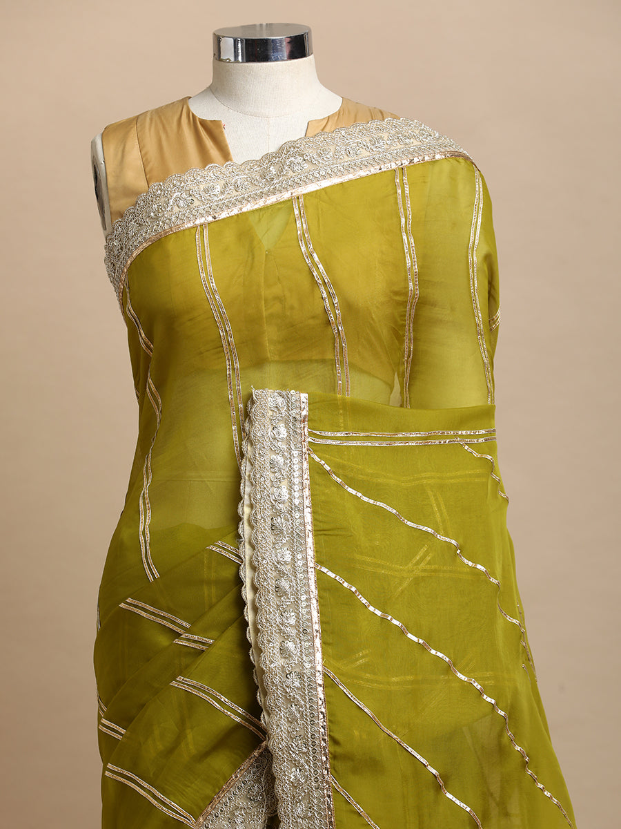 Kalindi x Tyohaar Saree, in Green Viscose Organza, made for party & festive (view 5).