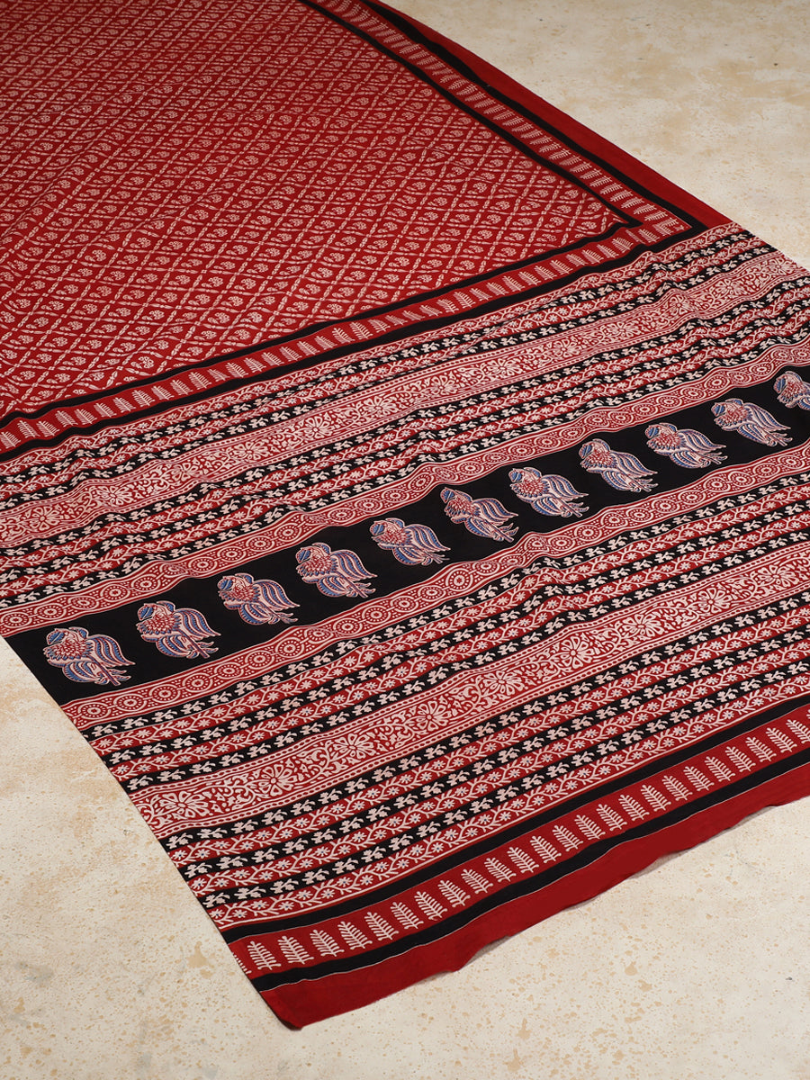 Mulberry Red Handblock Printed Floral Jaal Mulmul Saree, in Red 100% Cotton, made for daily & work (view 2).
