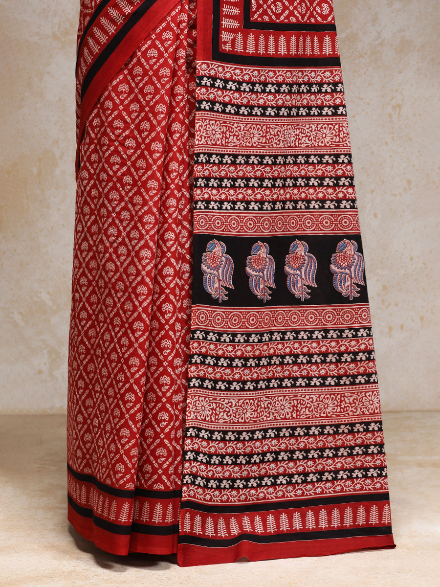 Mulberry Red Handblock Printed Floral Jaal Mulmul Saree, in Red 100% Cotton, made for daily & work (view 4).