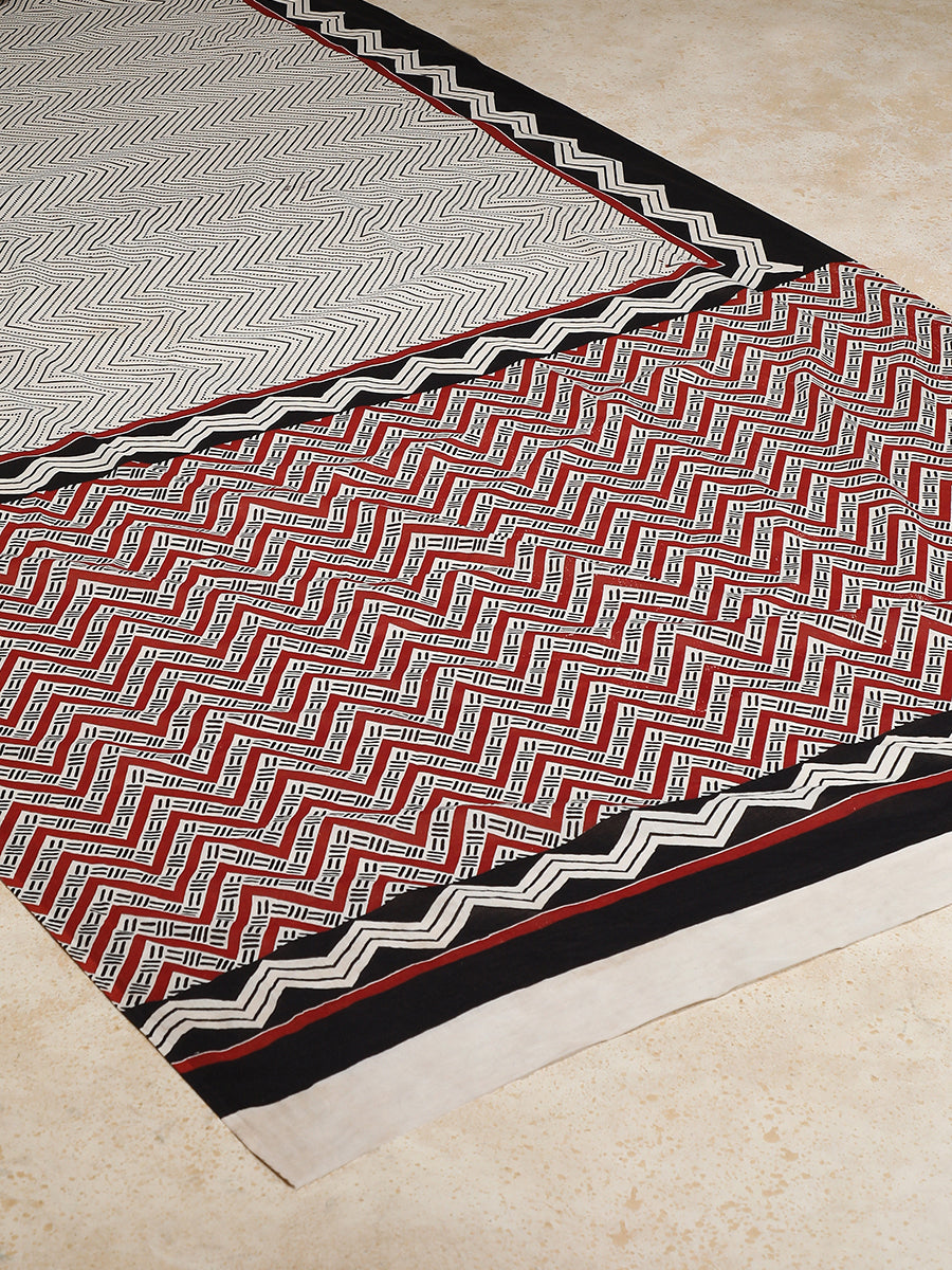 White & Black Handblock Printed Chevron Zigzag Dotted Mulmul Saree, in White 100% Cotton, made for daily & work (view 2).