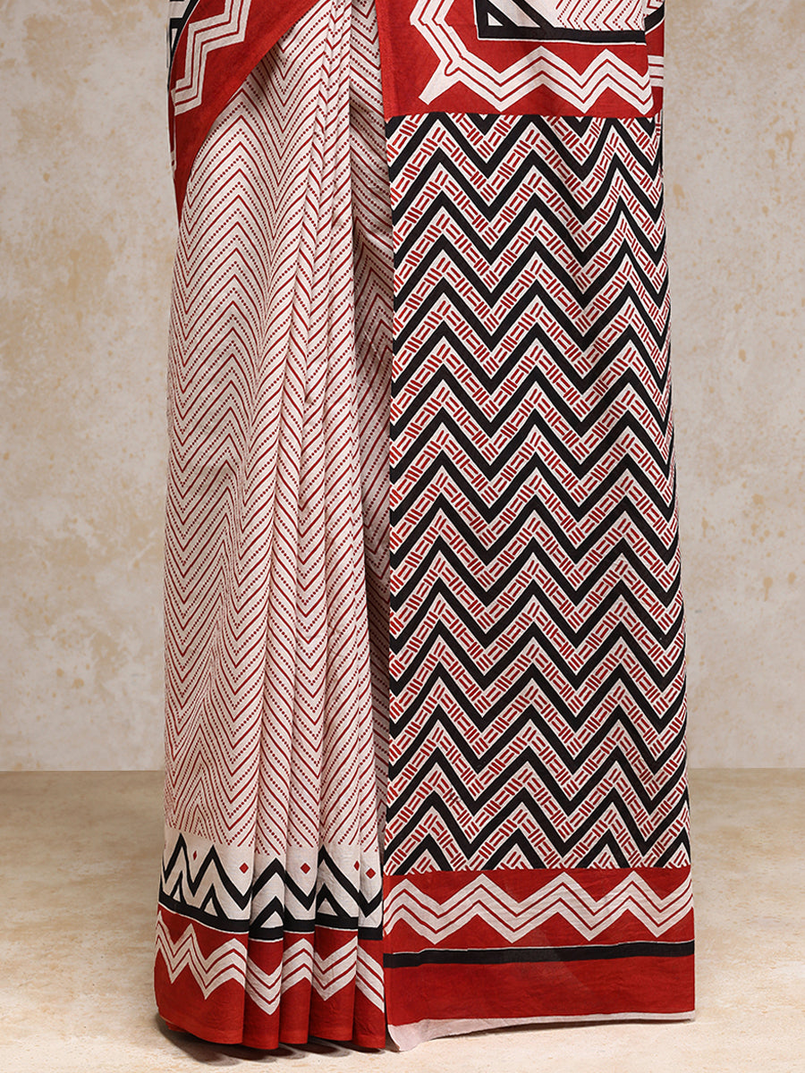 Red Handblock Printed Chevron Zigzag Dotted Mulmul Saree, in White 100% Cotton, made for daily & work (view 4).