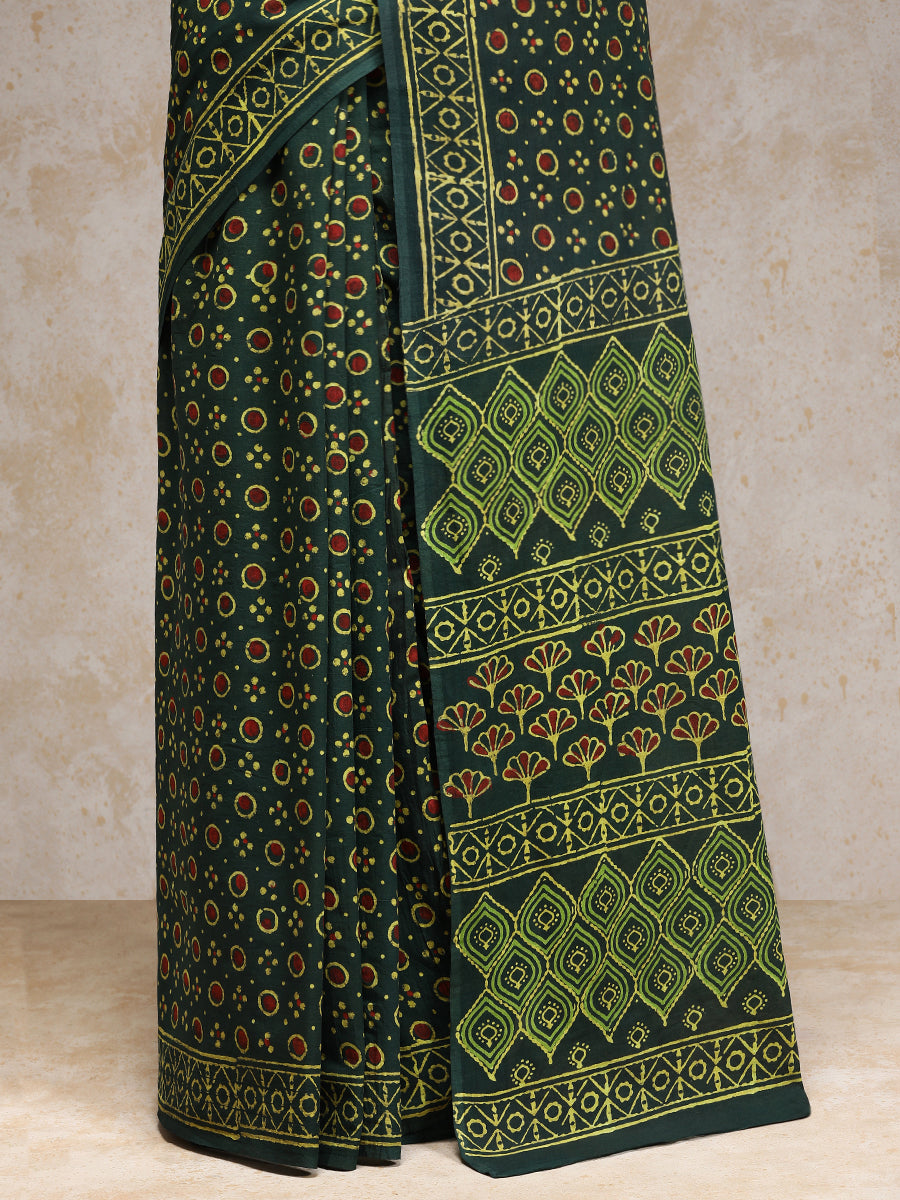 Olive Green Handblock Printed Bandhani Style Mulmul Saree, in Green 100% Cotton, made for daily & work (view 4).