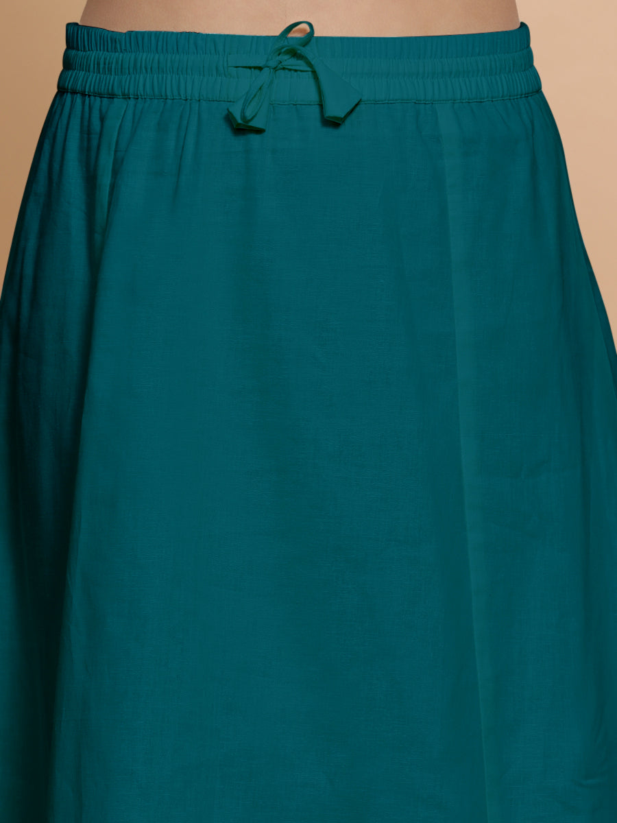 Petticoat/Underskirt for Sarees in Teal Blue Linen, in Blue 70% Cotton 30% Linen, made for daily & work (view 3).