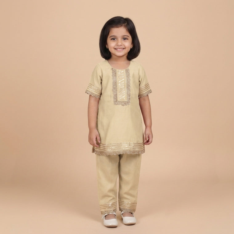 Afiya x Tyohaar | Ivory Solid Viscose Straight Kurta & Pant Set