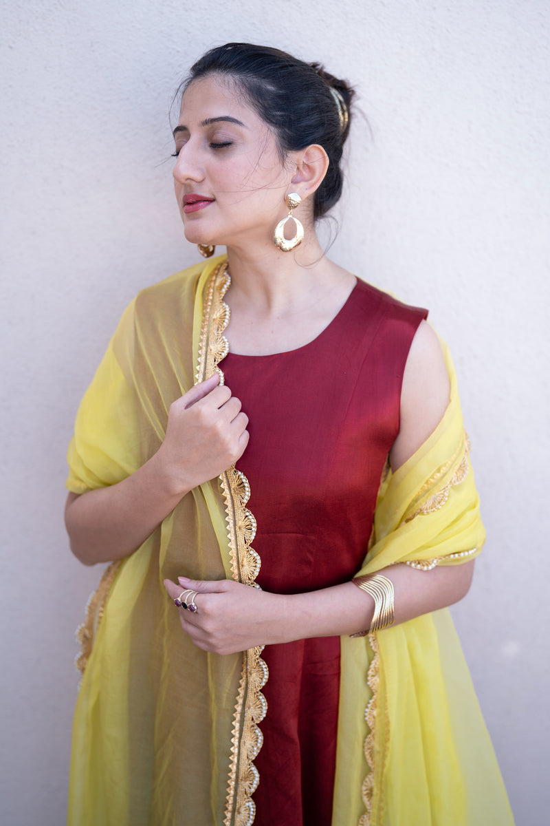 Saher x Tyohaar | Lemon Yellow Organza Dupatta-Binks