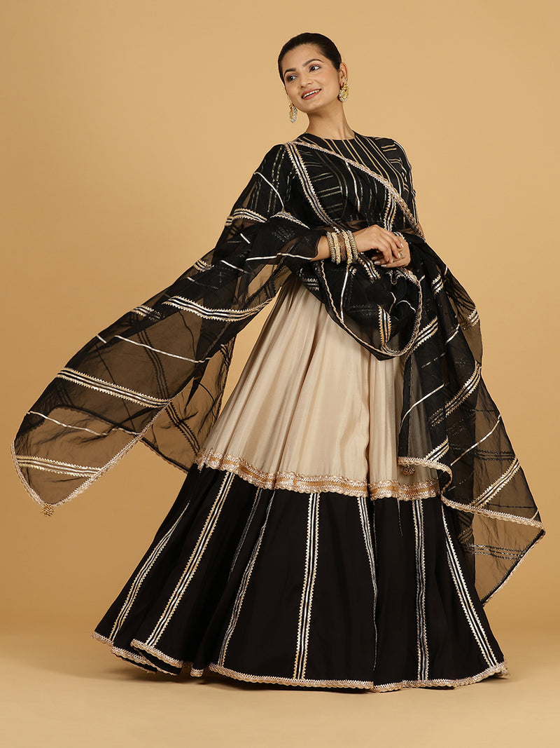 Chandni x Tyohaar | Organza Dupatta with Gold Gota Lace-Binks