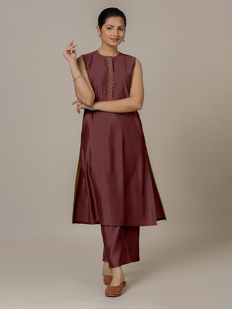 Adah x Rozaana Kurta, in Maroon Viscose, featuring sleeveless and jewel neckline, made for daily & work (view 6).