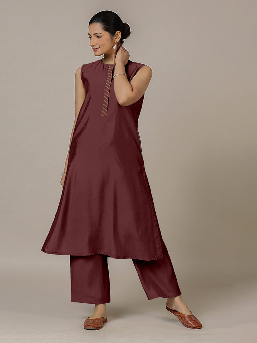 Adah x Rozaana Kurta, in Maroon Viscose, featuring sleeveless and jewel neckline, made for daily & work (view 7).