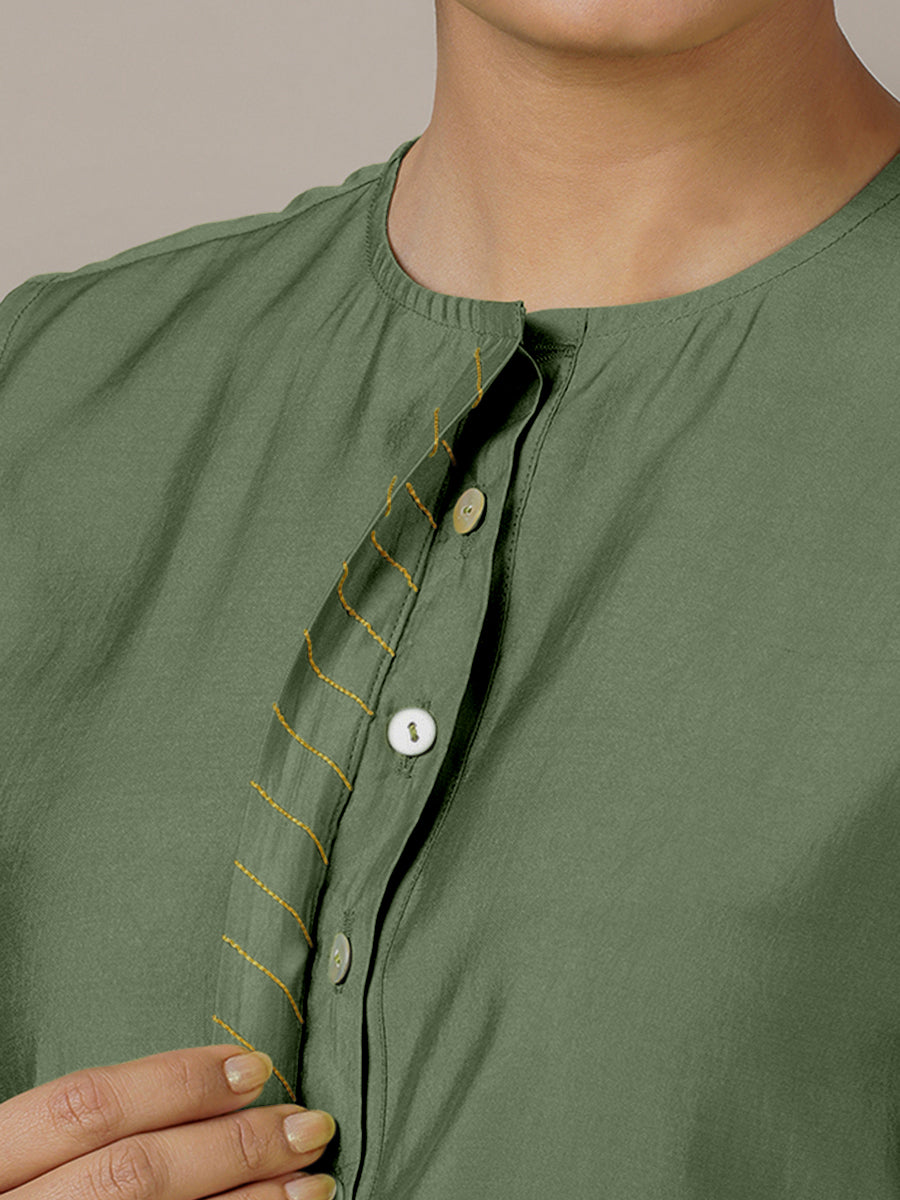 Adah x Rozaana Kurta, in Green Viscose, featuring sleeveless and jewel neckline, made for daily & work (view 4).