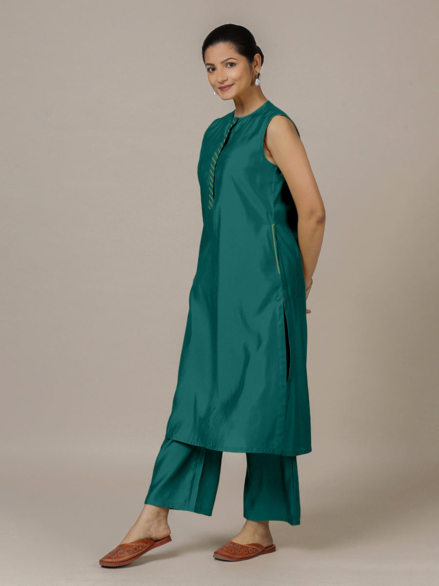 Adah x Rozaana Kurta, in Green Viscose, featuring sleeveless and jewel neckline, made for daily & work (view 8).