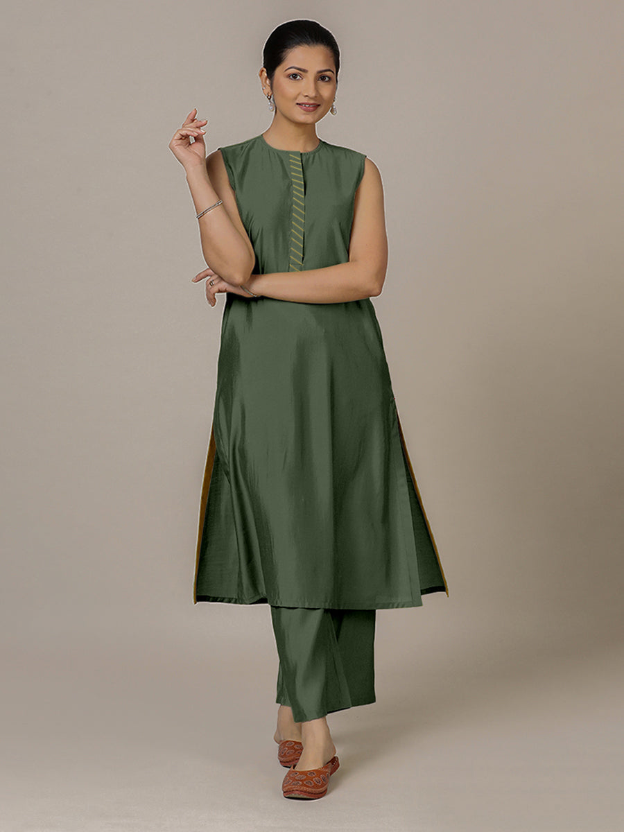 Adah x Rozaana Kurta, in Green Viscose, featuring sleeveless and jewel neckline, made for daily & work (view 7).