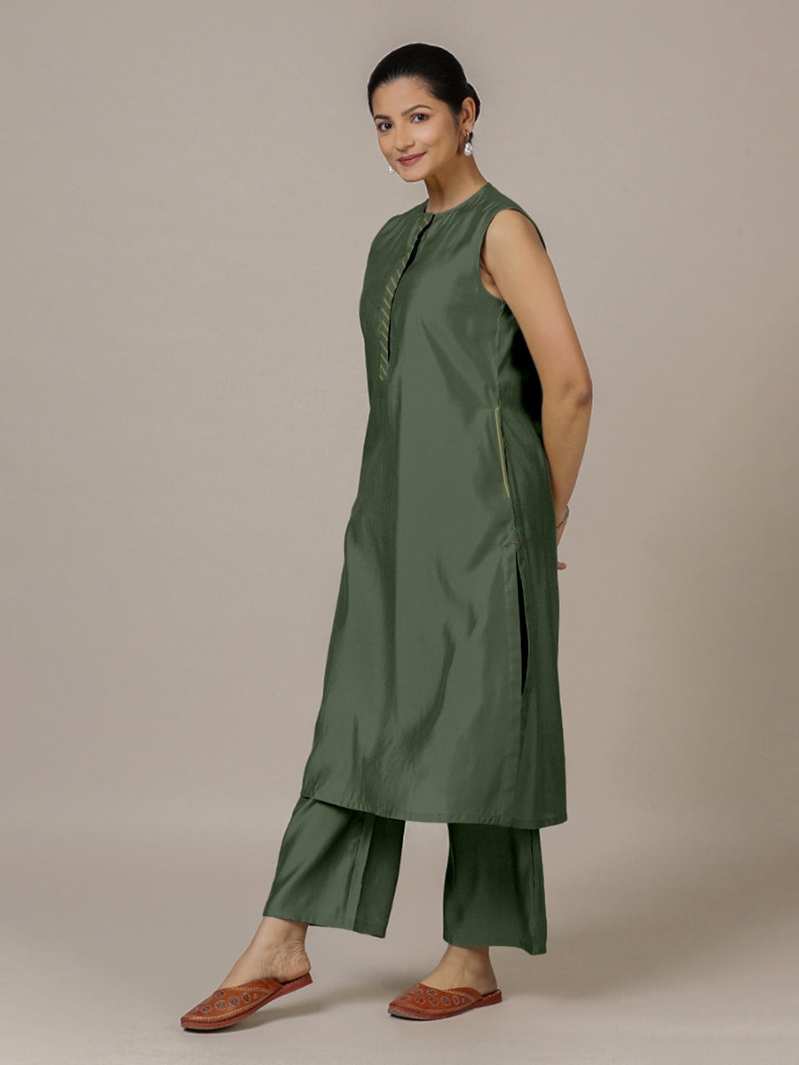 Adah x Rozaana Kurta, in Green Viscose, featuring sleeveless and jewel neckline, made for daily & work (view 8).