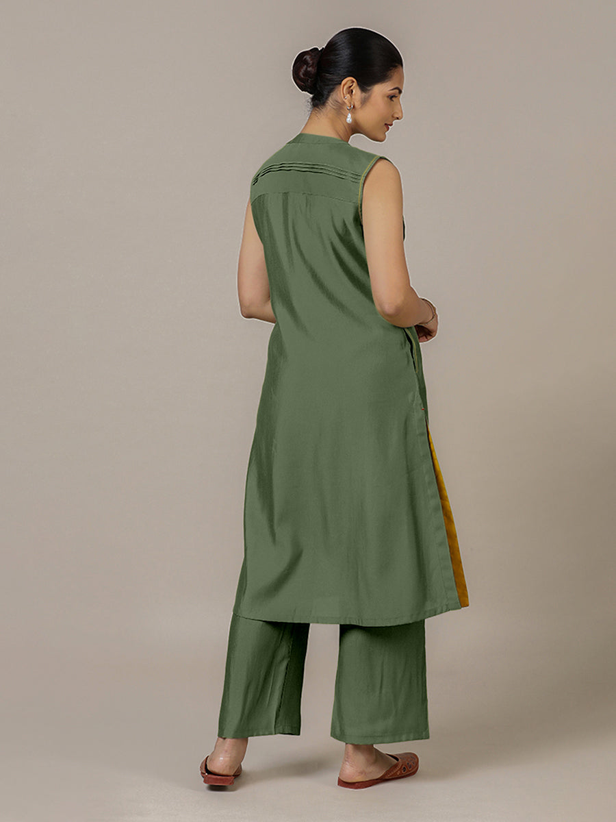 Alina x Rozaana Kurta, in Green Viscose, featuring sleeveless and flat collar neckline, made for daily & work (view 2).