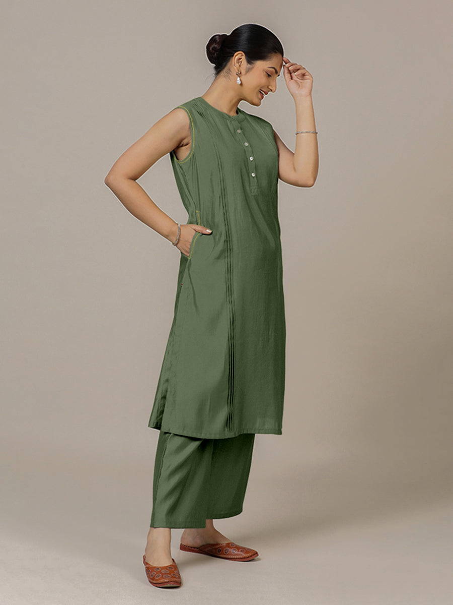 Alina x Rozaana Kurta, in Green Viscose, featuring sleeveless and flat collar neckline, made for daily & work (view 8).