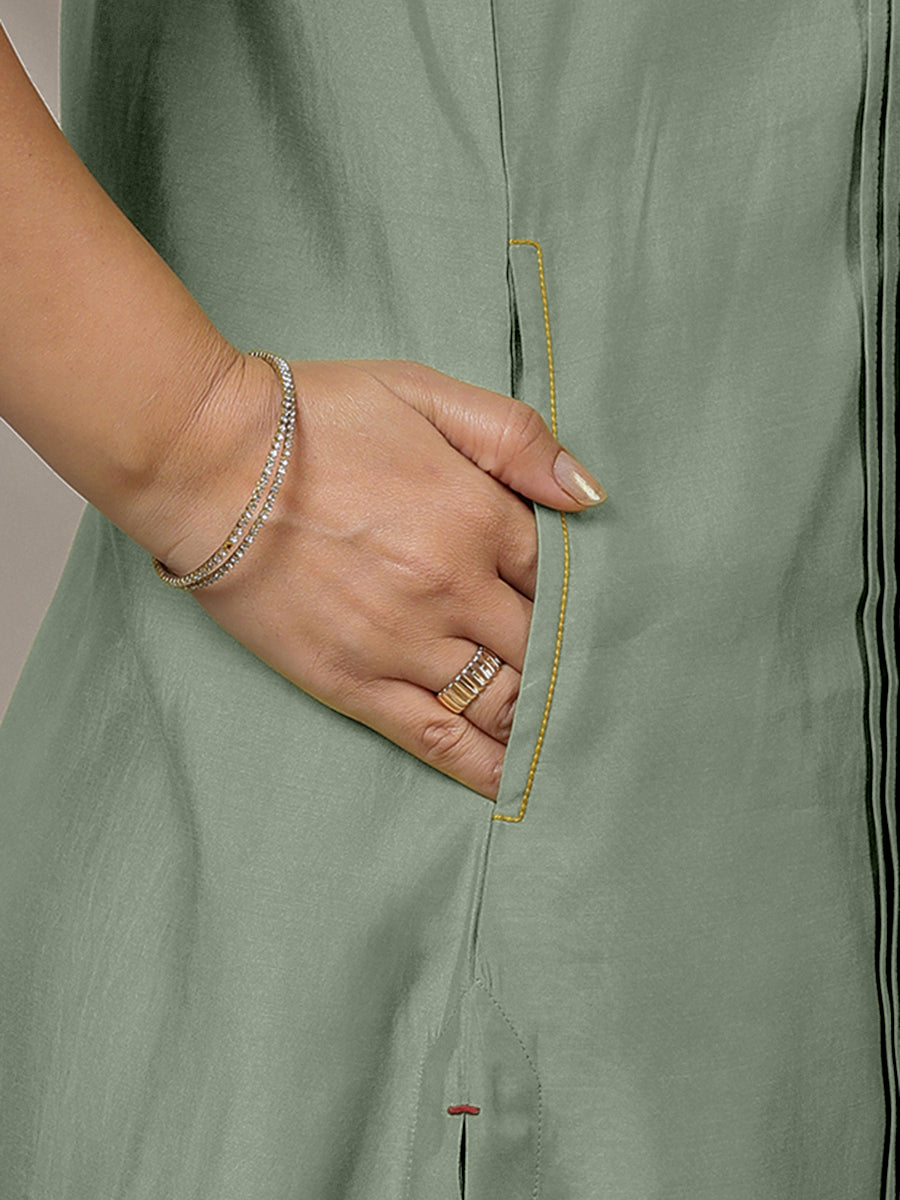 Alina x Rozaana Kurta, in Green Viscose, featuring sleeveless and flat collar neckline, made for daily & work (view 4).