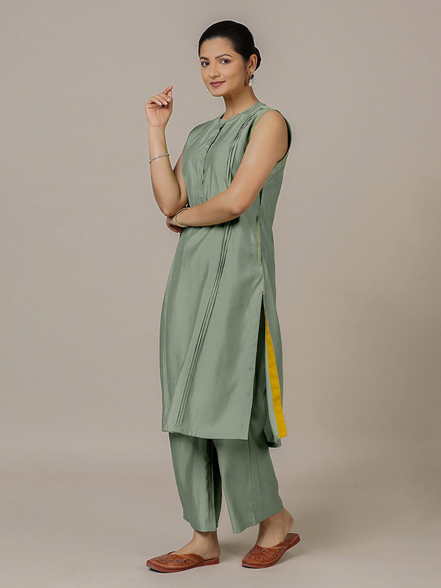 Alina x Rozaana Kurta, in Green Viscose, featuring sleeveless and flat collar neckline, made for daily & work (view 7).