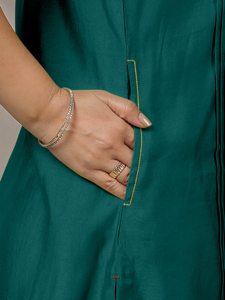 Alina x Rozaana Kurta, in Green Viscose, featuring sleeveless and flat collar neckline, made for daily & work (view 4).