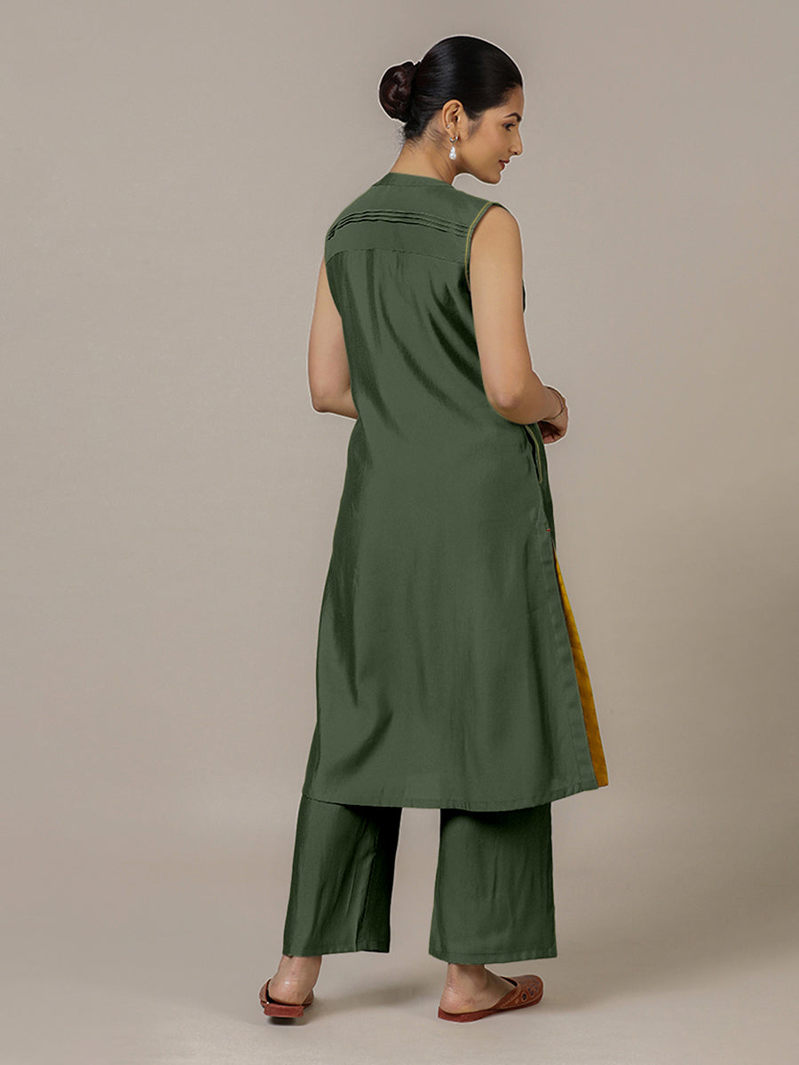 Alina x Rozaana Kurta, in Green Viscose, featuring sleeveless and flat collar neckline, made for daily & work (view 2).