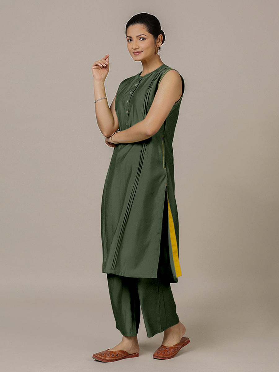 Alina x Rozaana Kurta, in Green Viscose, featuring sleeveless and flat collar neckline, made for daily & work (view 8).