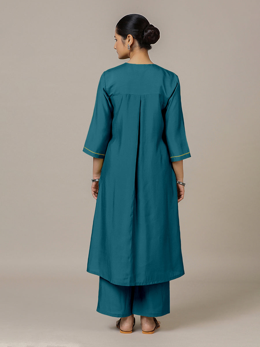 Alisha x Rozaana Kurta, in Blue Viscose, featuring three quarter sleeves and v-neckline, made for daily & work (view 2).